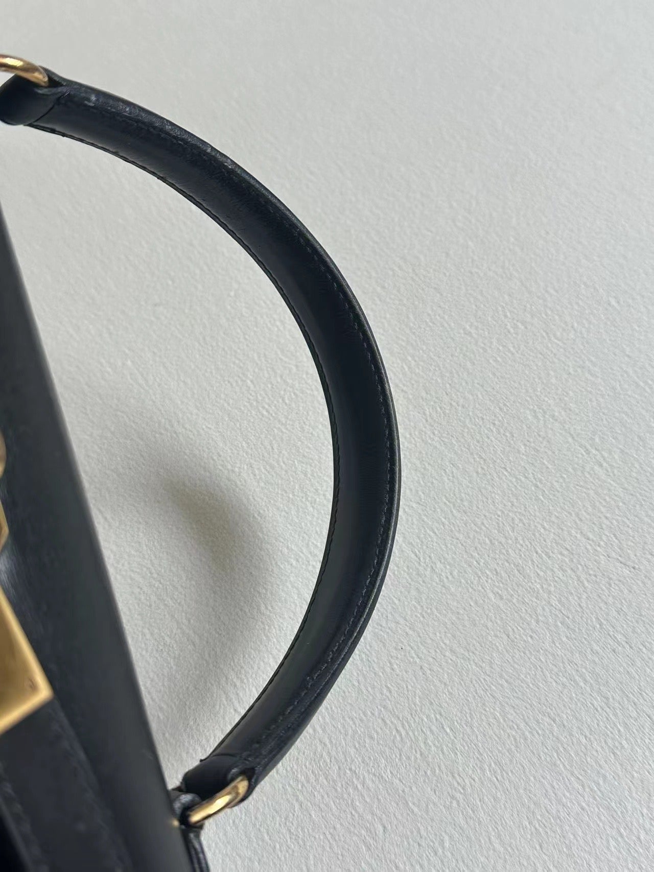 Vintage Kelly 28 Black box leather with Gold hardware