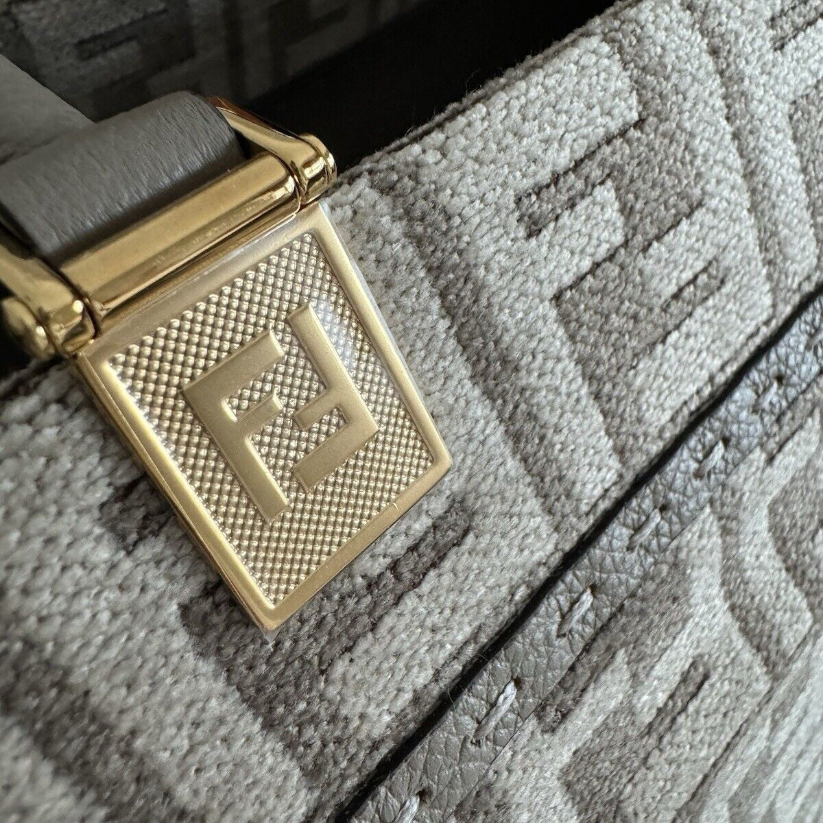 Fendi  Sunshine Medium 2Way Tote Shoulder Bag Leather Chenille Greige