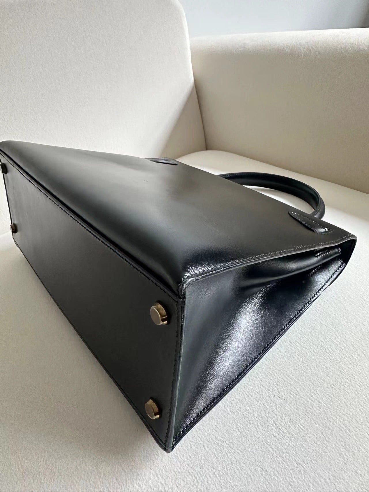 Vintage Kelly 28 Black box leather with Gold hardware