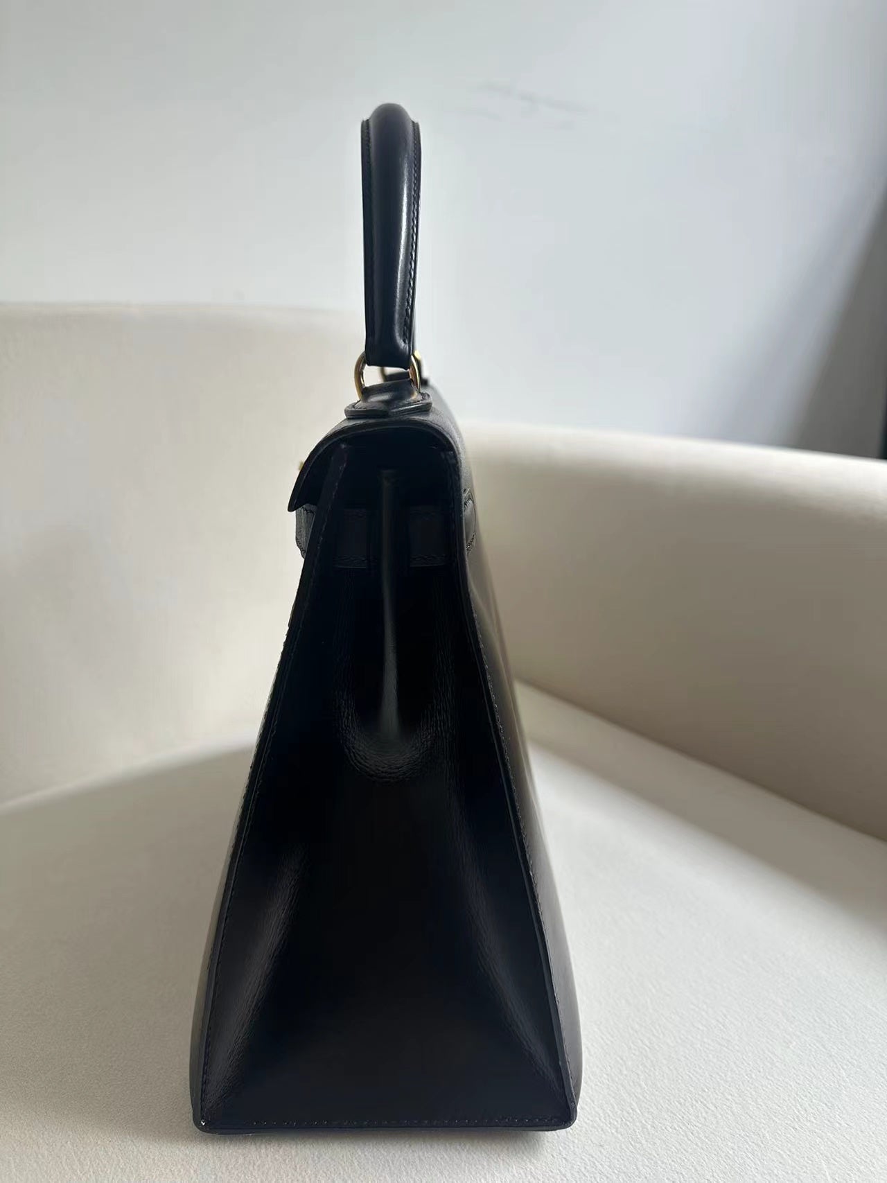 Vintage Kelly 28 Black box leather with Gold hardware