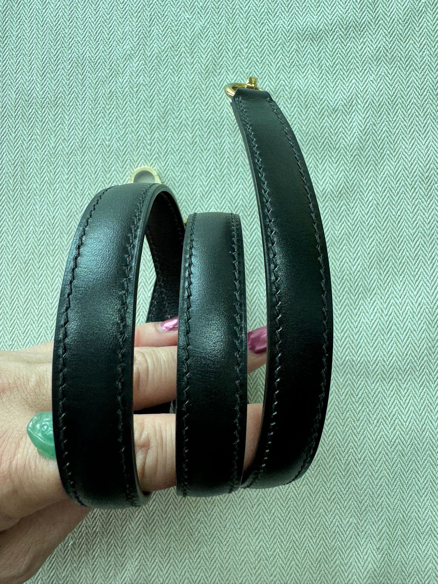 Vintage Kelly 28 Black box leather with Gold hardware