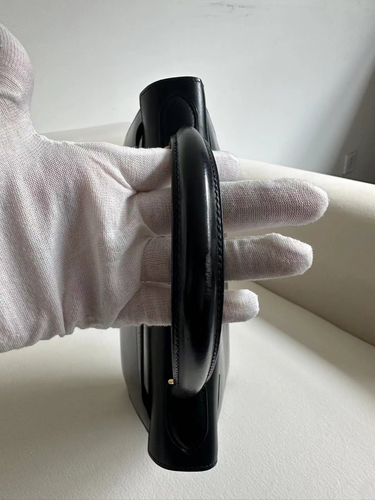Vintage Kelly 28 Black box leather with Gold hardware