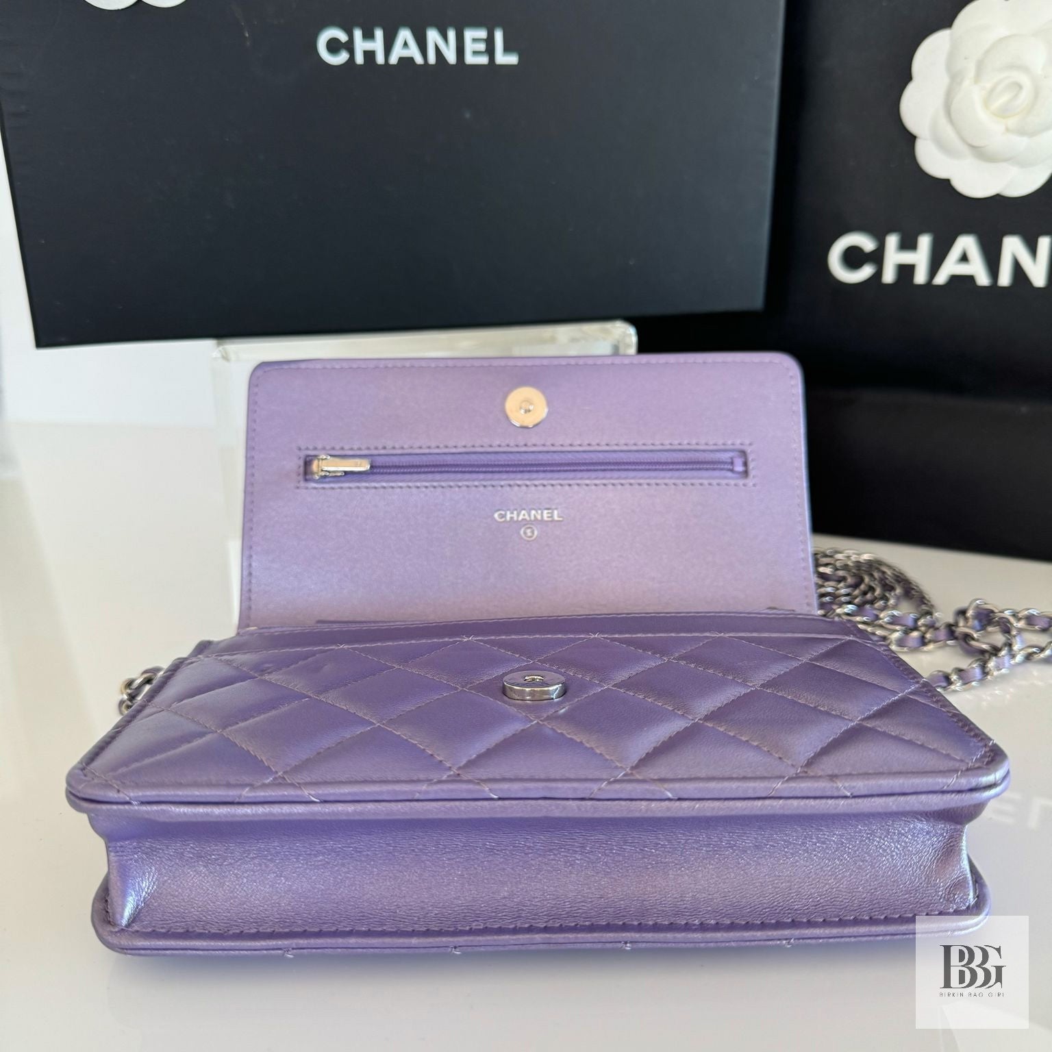 CHANEL パープルウォレット Chanel Wallet on Chain Iridescent Purple – Birkin Bag Girl